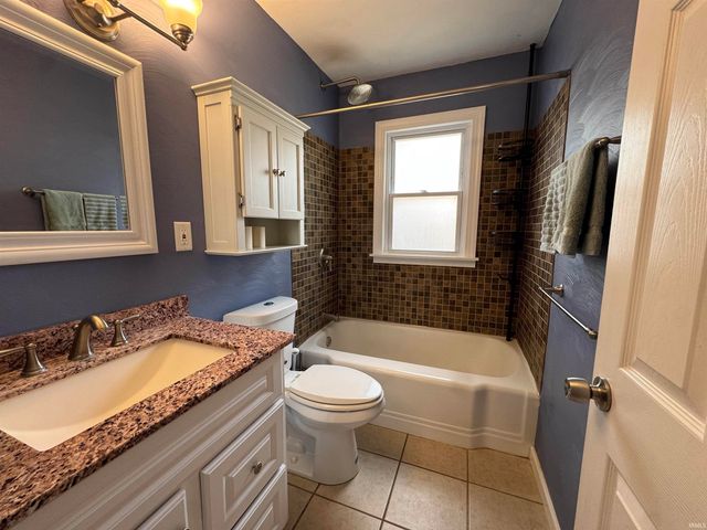 823 Northwood Drive, South Bend, IN 46617
