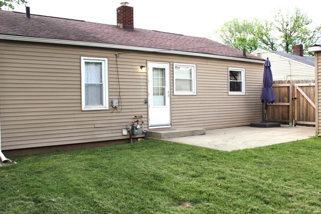 823 Northwood Drive, South Bend, IN 46617