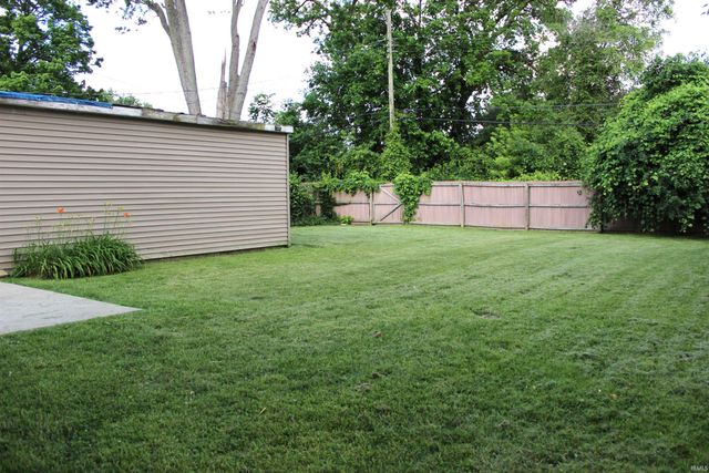 823 Northwood Drive, South Bend, IN 46617