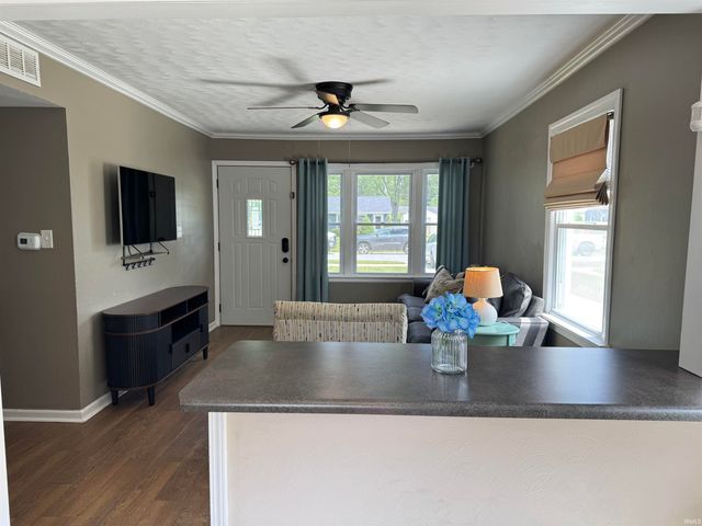 823 Northwood Drive, South Bend, IN 46617