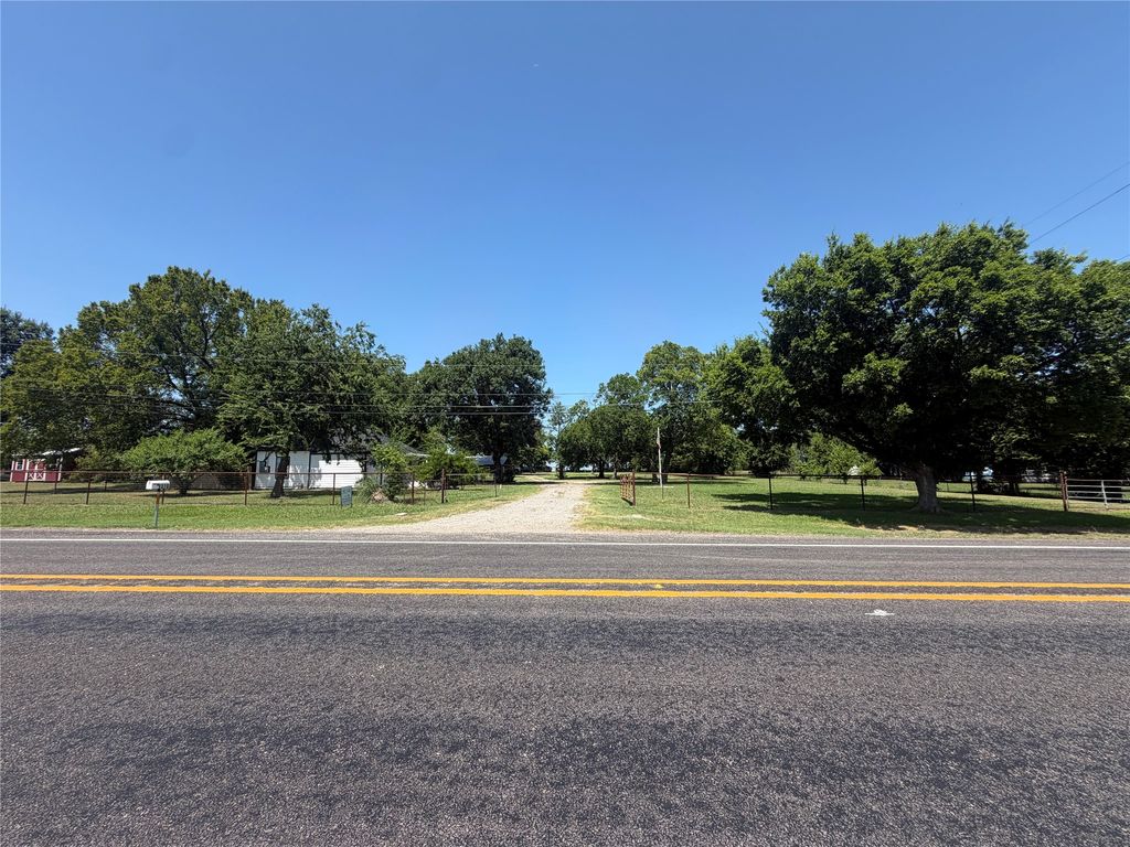 1370 Highway 34 N, Greenville, TX 75401