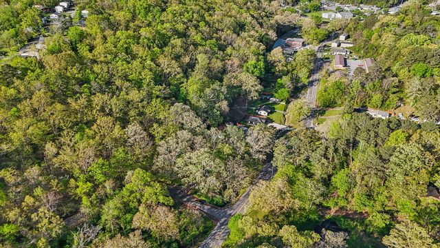 1018 Shallowford Road, Chattanooga, TN 37411
