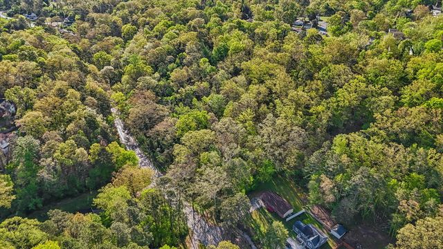 1018 Shallowford Road, Chattanooga, TN 37411