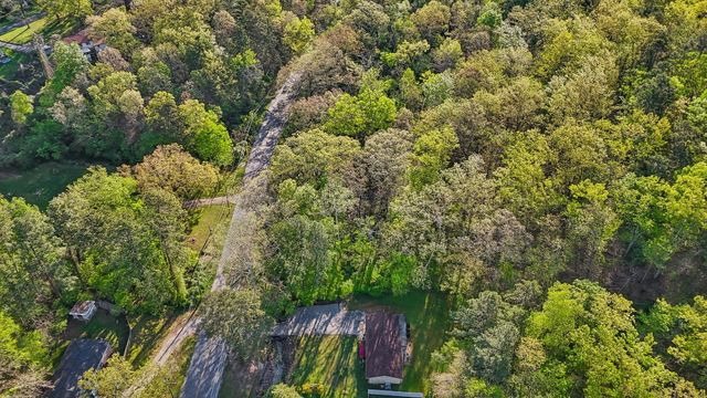 1018 Shallowford Road, Chattanooga, TN 37411