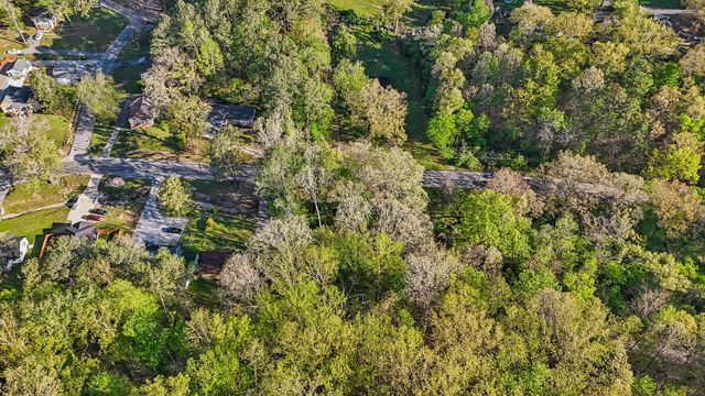 1018 Shallowford Road, Chattanooga, TN 37411