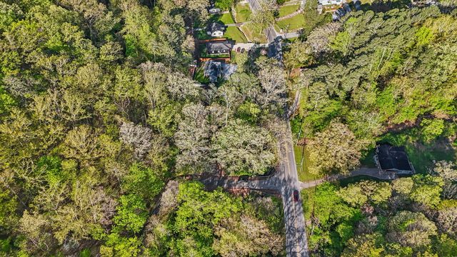 1018 Shallowford Road, Chattanooga, TN 37411