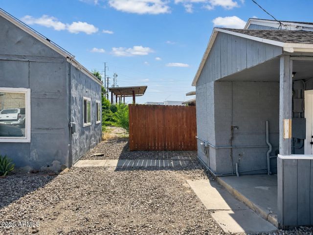5913 W PALMAIRE Avenue B, Glendale, AZ 85301