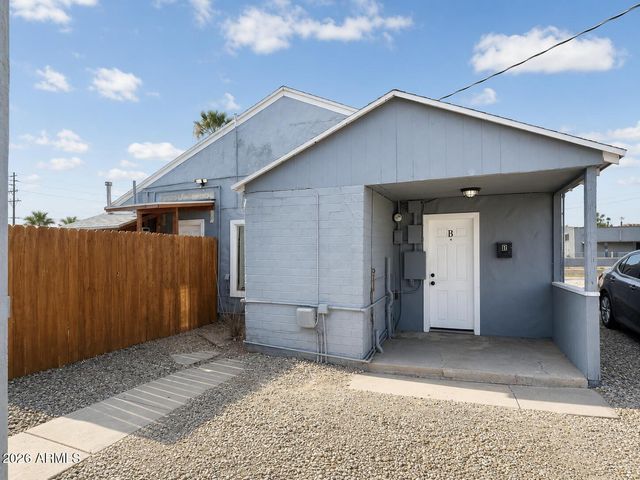 5913 W PALMAIRE Avenue B, Glendale, AZ 85301