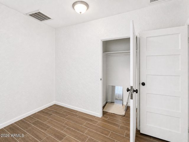 5913 W PALMAIRE Avenue B, Glendale, AZ 85301