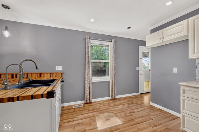 7301 S Franklin Road, Indianapolis, IN 46259