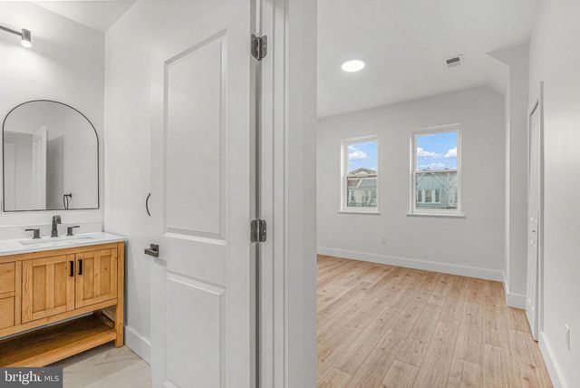 4942 SANSOM ST, Philadelphia, PA 19139