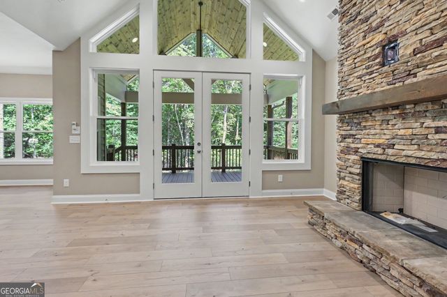 329 Hawks Nest Drive, Blairsville, GA 30512