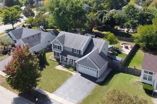 6183 Old Farm Lane, Gurnee, IL 60031