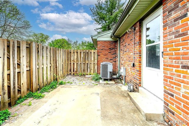 1405 Vadera Court, Fenton, MO 63026