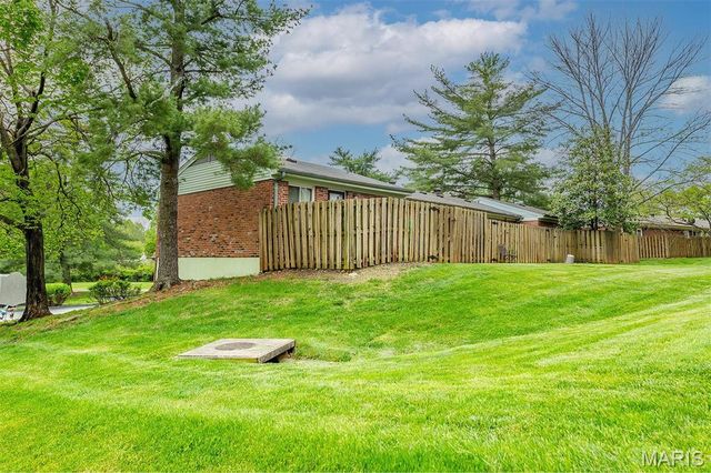 1405 Vadera Court, Fenton, MO 63026