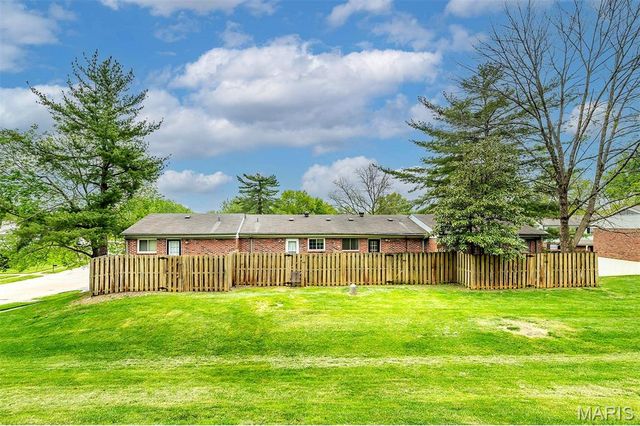 1405 Vadera Court, Fenton, MO 63026