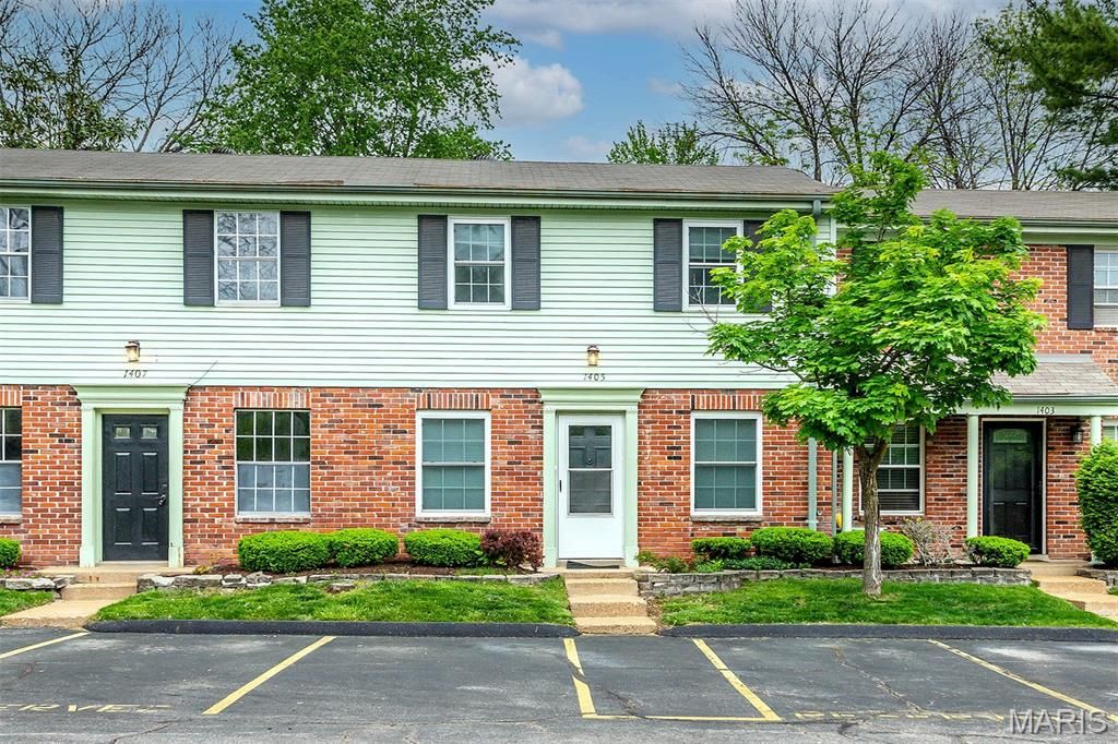1405 Vadera Court, Fenton, MO 63026