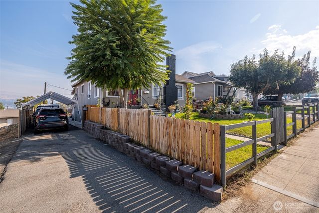 221 Okanogan Ave, Wenatchee, WA 98801