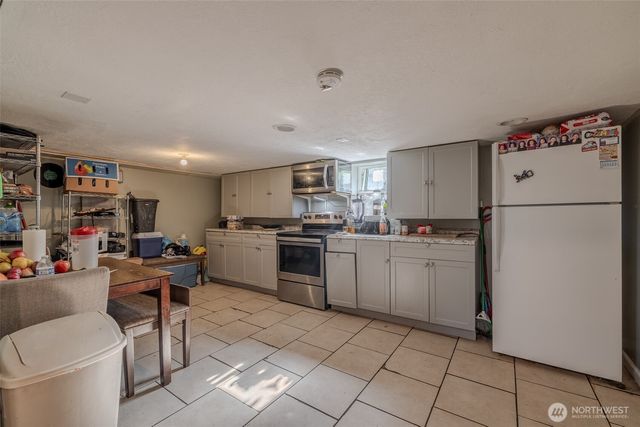 221 Okanogan Ave, Wenatchee, WA 98801