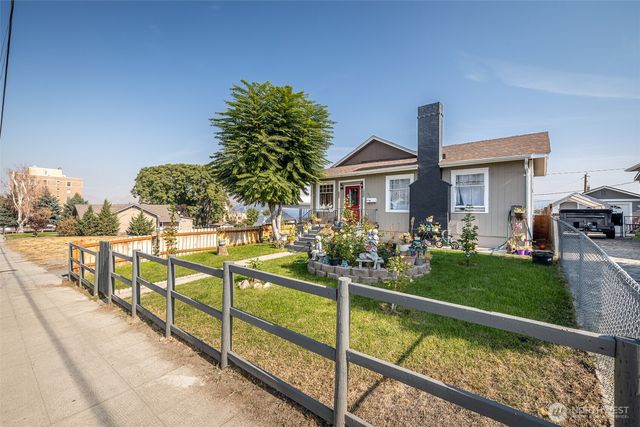 221 Okanogan Ave, Wenatchee, WA 98801