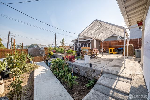 221 Okanogan Ave, Wenatchee, WA 98801