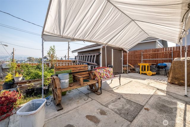 221 Okanogan Ave, Wenatchee, WA 98801