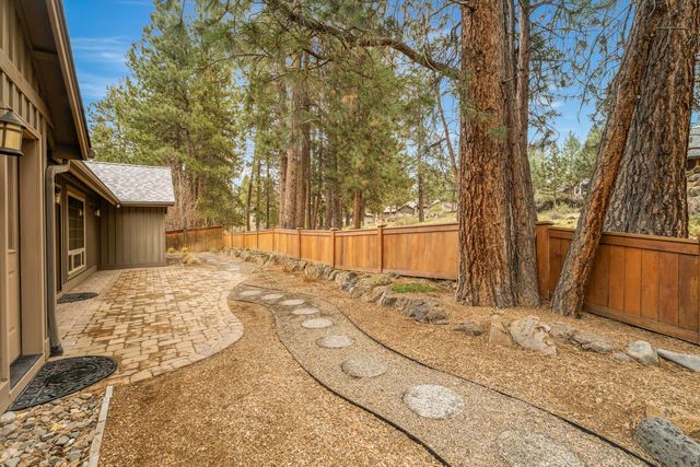 60908 Crested Butte Lane, Bend, OR 97702