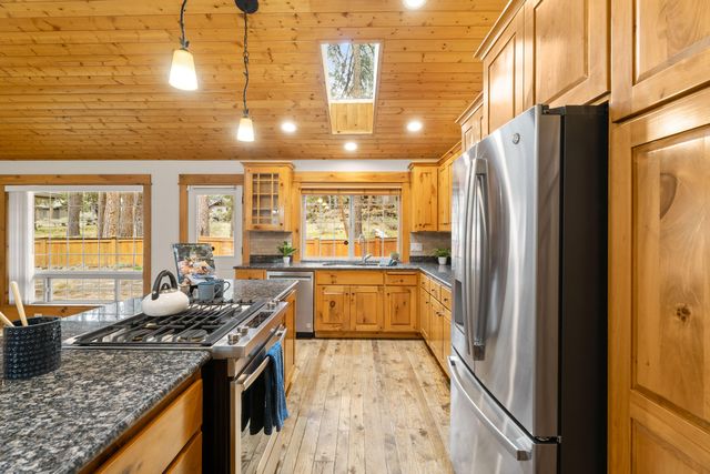 60908 Crested Butte Lane, Bend, OR 97702