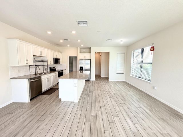 2800 Troubadour Street, Palm Springs, FL 33406