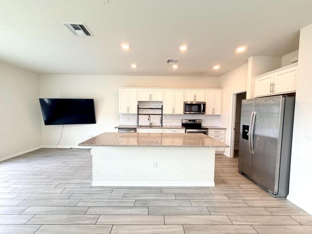 2800 Troubadour Street, Palm Springs, FL 33406