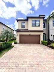 2800 Troubadour Street, Palm Springs, FL 33406