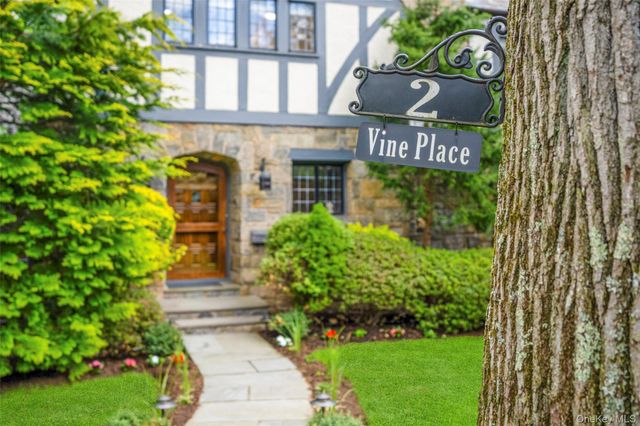2 Vine Place, Larchmont, NY 10538