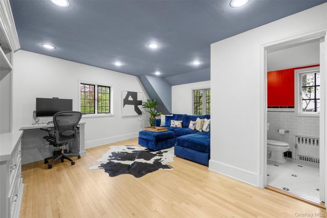 2 Vine Place, Larchmont, NY 10538