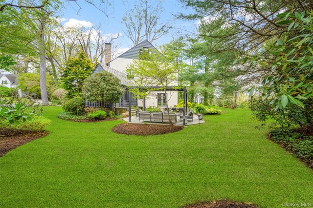 2 Vine Place, Larchmont, NY 10538