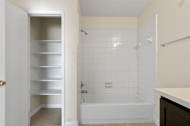 5815 Clerkenwell Drive, Houston, TX 77084