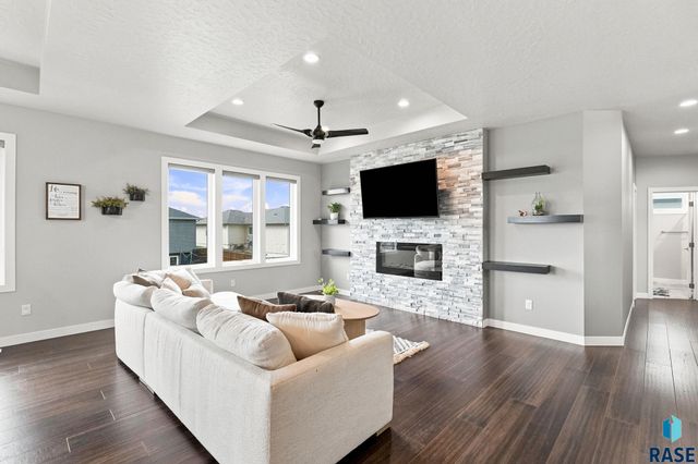 4220 N Astoria Dr Drive, Sioux Falls, SD 57107