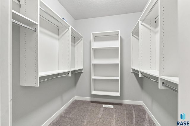 4220 N Astoria Dr Drive, Sioux Falls, SD 57107