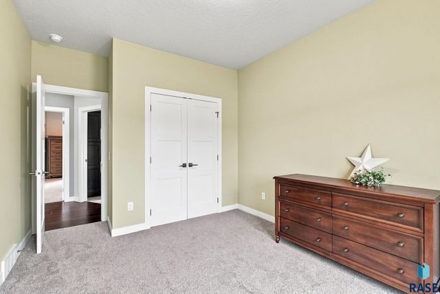4220 N Astoria Dr Drive, Sioux Falls, SD 57107