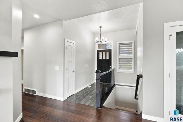 4220 N Astoria Dr Drive, Sioux Falls, SD 57107