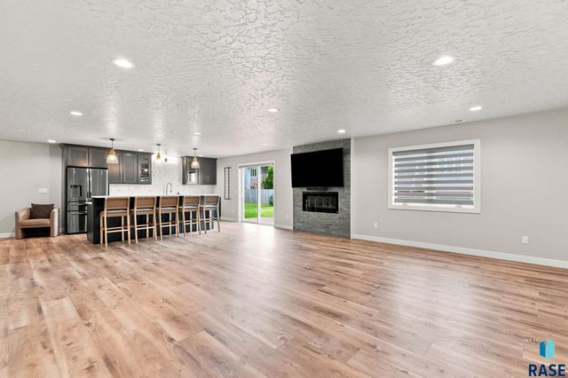 4220 N Astoria Dr Drive, Sioux Falls, SD 57107