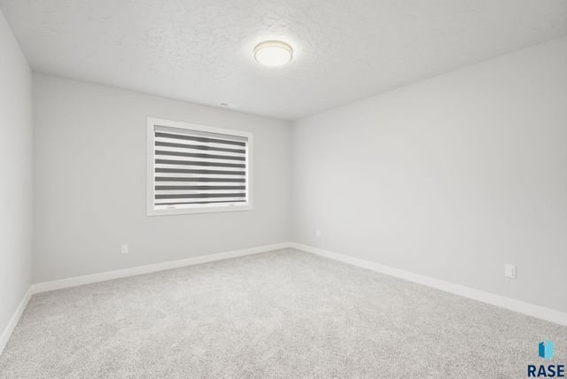 4220 N Astoria Dr Drive, Sioux Falls, SD 57107