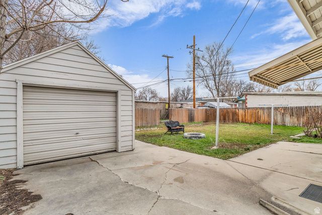 863 W FREMONT AVE, Salt Lake City, UT 84104