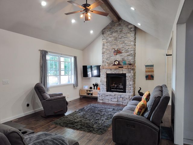 2373 E 540th Road, Buffalo, MO 65622