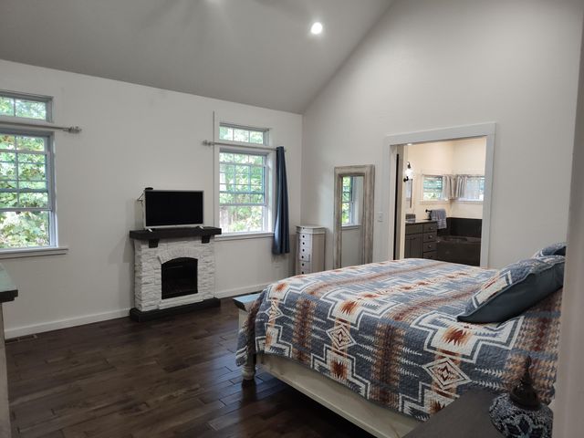 2373 E 540th Road, Buffalo, MO 65622