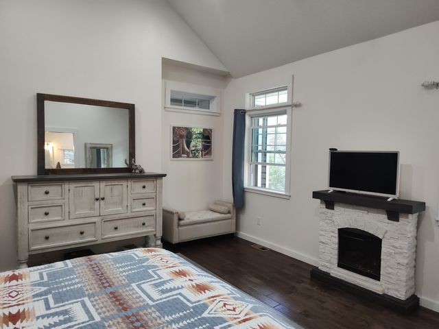 2373 E 540th Road, Buffalo, MO 65622