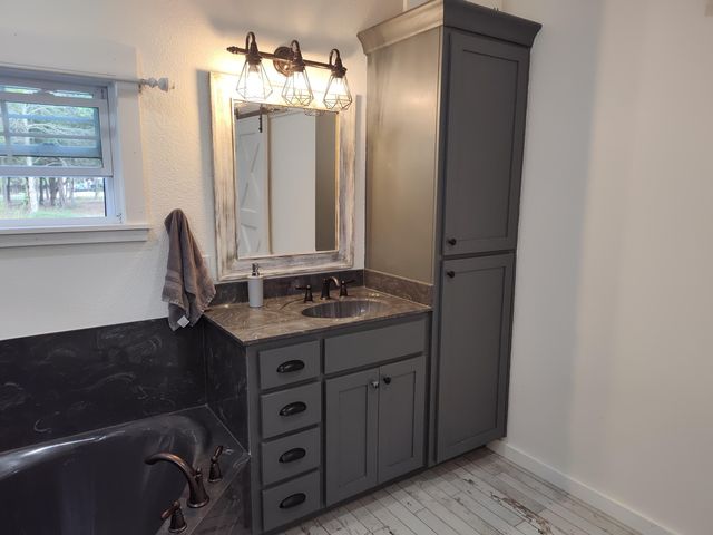 2373 E 540th Road, Buffalo, MO 65622