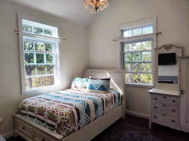 2373 E 540th Road, Buffalo, MO 65622