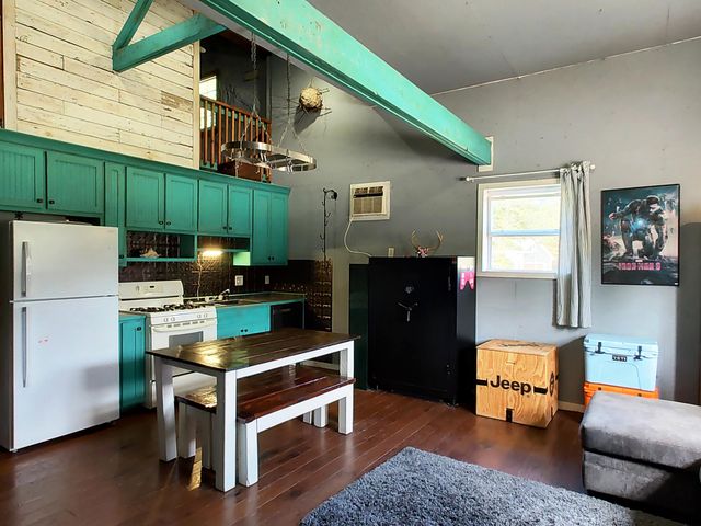 2373 E 540th Road, Buffalo, MO 65622