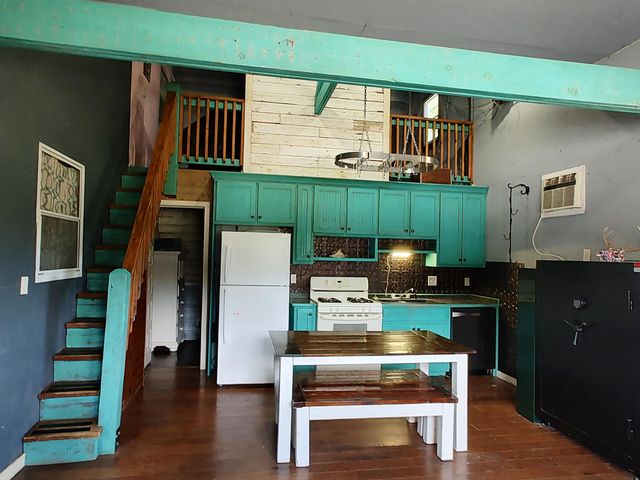 2373 E 540th Road, Buffalo, MO 65622