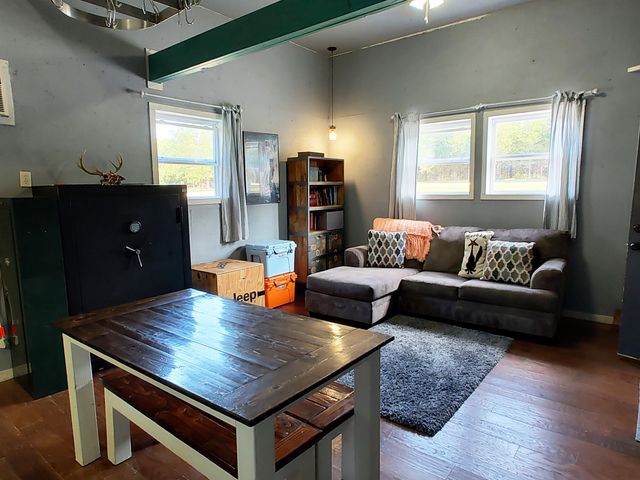 2373 E 540th Road, Buffalo, MO 65622